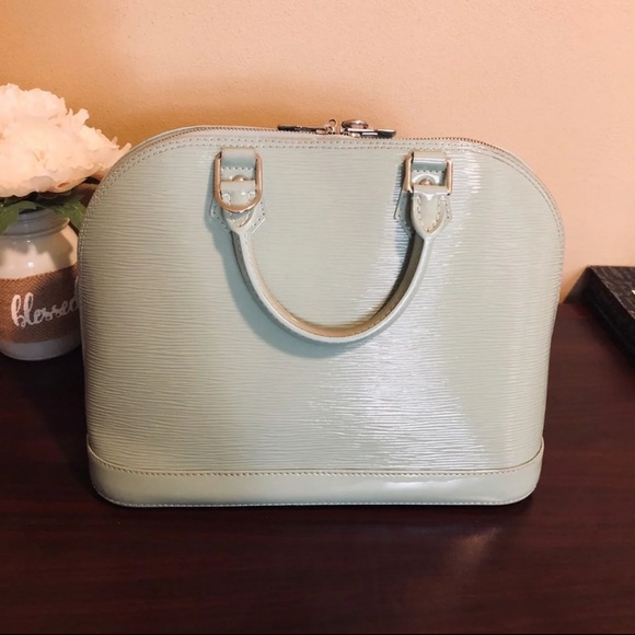 Louis Vuitton Alma - Picture 6 of 16